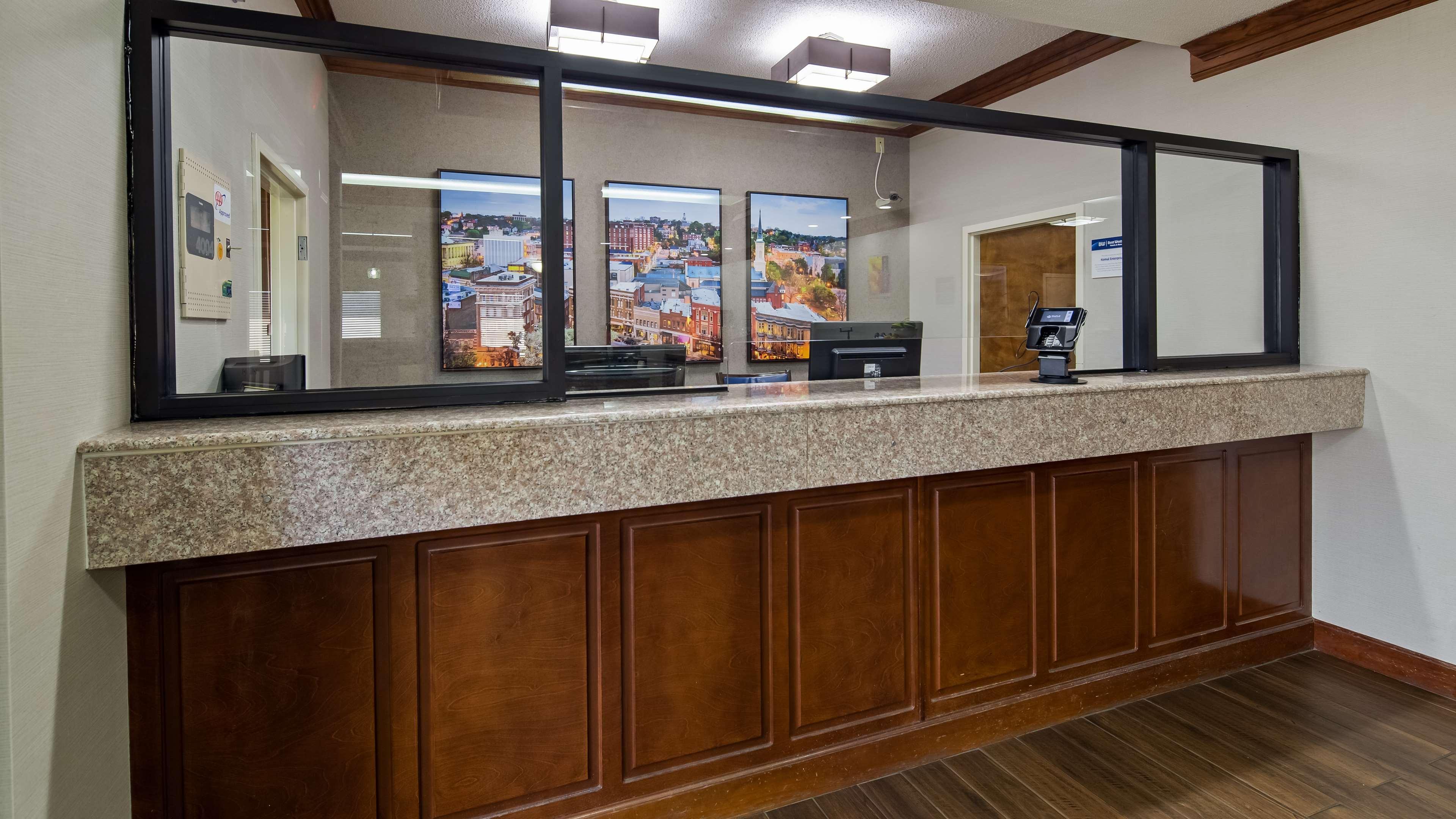 Best Western Inn&Suites Byron Exterior foto