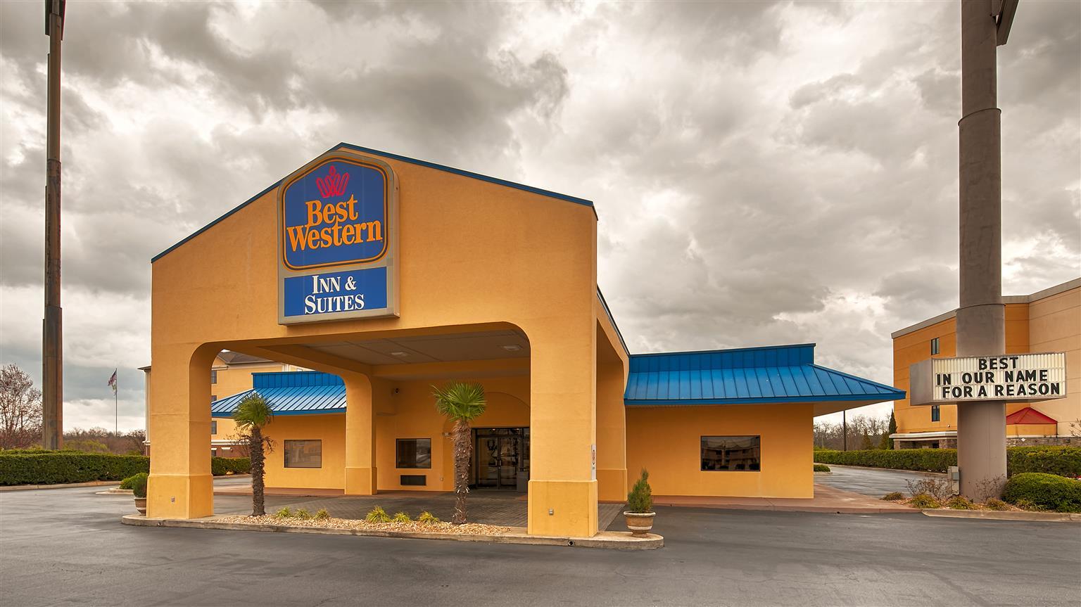 Best Western Inn&Suites Byron Exterior foto